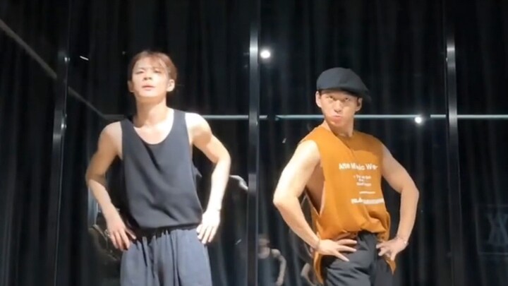 Wang Chenyi & Han Yu "Summer in a Small Town"