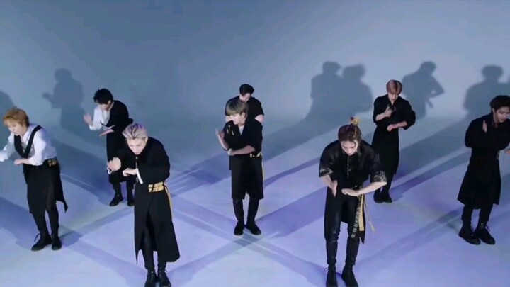 ผมตัดเพลงเต้นรำมาเผื่อต้องใช้ในการฝึกทหาร (จะใช้เอง)