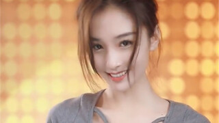 紧身牛仔裤小姐姐舞蹈，立正一个回手刀，别偷看我的小蛮腰