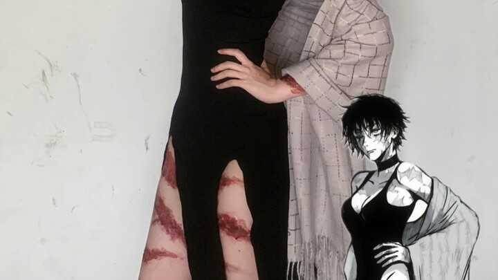 "My heart was taken away by that guy" (I can't paint my back by myself😅