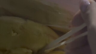 ❤︎Japanese beautiful girl eats Musang King for the first time❤︎
