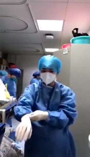 How Chinese doctors wear protective clothing has become popular abroad