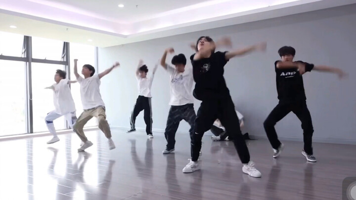 TFBOY Cover Dance เพลง HEY MAMA [Live]