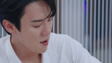 Protagonis laki-laki kita adalah istri yang tegas. Setiap kali protagonis perempuan bertindak genit