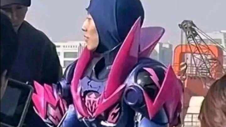 [Armor 6/Ultraman/Kamen Rider] Dia tampil di 3 serial spesial utama, tetapi menjadi aktor yang tidak