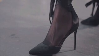 รองเท้าส้นสูง ถุงน่อง ถุงน่องขาวดำ ขาสวย เท้าสวย ขายาว #1