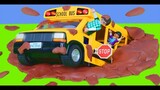 [Hoạt hình] Xe buýt Thị trấn Lego rơi xuống bùn và xe đầu kéo kéo lên