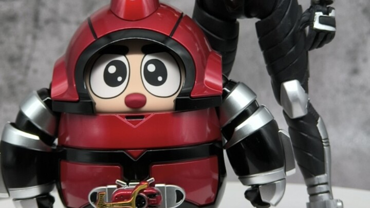 Armor Industri Kucing Oranye Kabuta Kamen Rider warna Kamen King.