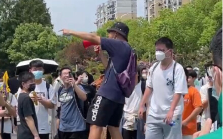 这下好了，全世界的人都知道我330抽两只宵宫了