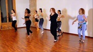 Cuban Salsa Lady Style