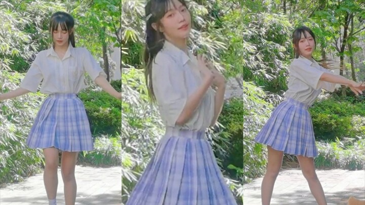 A person is dancing with ponytail and hair band in the community [always accepted]