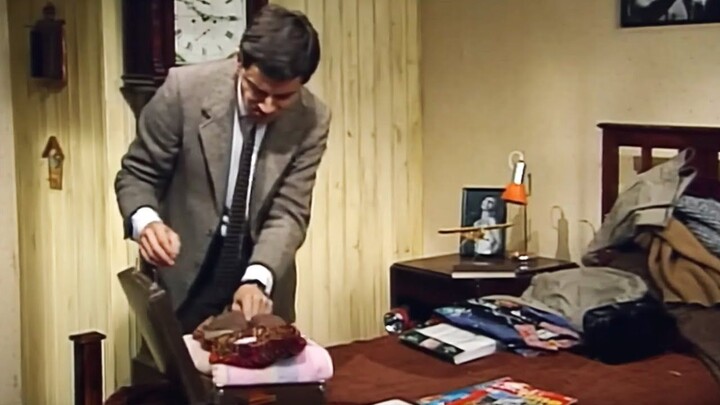 Mr Bean's Annoying Packing! - Mr Bean Funny Clips #classicmrbean