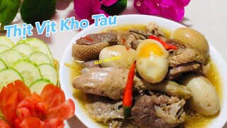 THỊT KHO TÀU- Thịt vịt kho trứng cùng nước dừa thơm béo đậm đà rất ngon