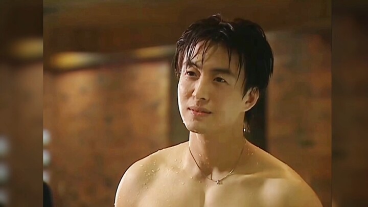 เบ ยองจุน ที่เปียกโชก หล่อมาก!