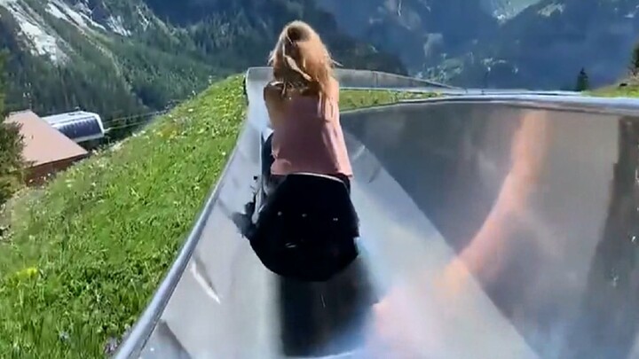Pemandangan di Roller Coaster, Indah Sekali!