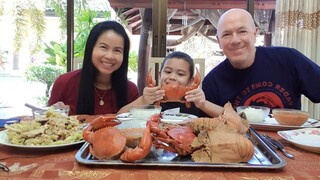 ทะเลถัง ปูม้าปูเนื้อกั้งตัวใหญ่ สองพ่อลูกว่าฉลองวันอะไร Yummy Big Crayfish Crabs