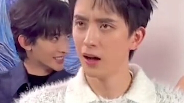 Sebenarnya ada dua saudara abstrak seperti itu, Bai Yue Fanxing!