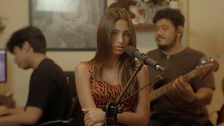 See You On Wednesday | SORENZA Nuryanti - Sensitive  ( Live Session)