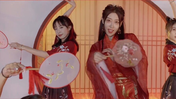 Sayangku, mana yang lebih kamu sukai, cheongsam Jiangnan atau kecantikan Hanfu?