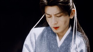 "Anh ấy cũng đã rơi vào thế giới phàm trần"