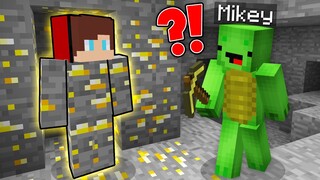 JJ vs Mikey Gold Ore Block Prank Transform Challenge in Minecraft - Parody of Maizen Video