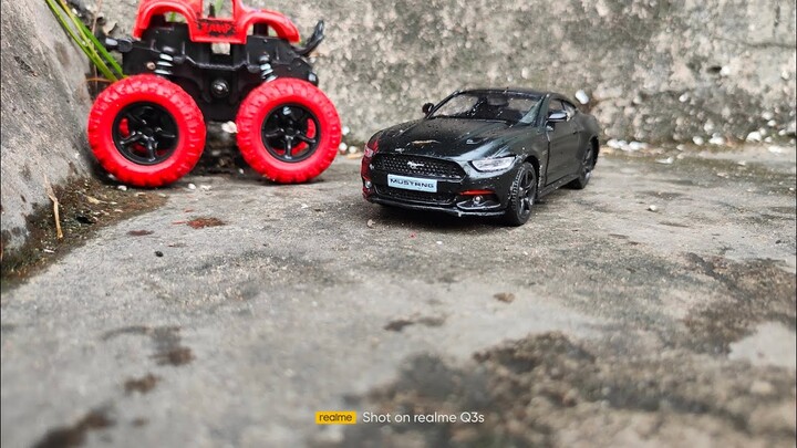 1:18 SUPER SMALL MODEL MUSTANG SUPER CAR AND PHONE SLOW MODE