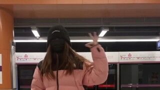 Female college student jumps in the subway station with hat and makes trouble version of sweet venom
