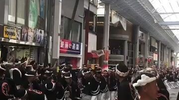 Pawai Mikoshi di Festival Tenjin Matsuri!