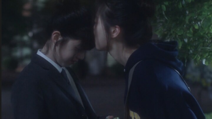 [นางเอกคู่จิ้น] บาดแผลของเธอไม่อาจสัมผัสด้วยน้ำได้ แต่เธอหลับใหลอยู่ในทะเลตลอดไป