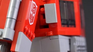 Dreaming back to 1984! The re-shaping of the leader of the Autobots! LEGO 10302 Transformers Optimus