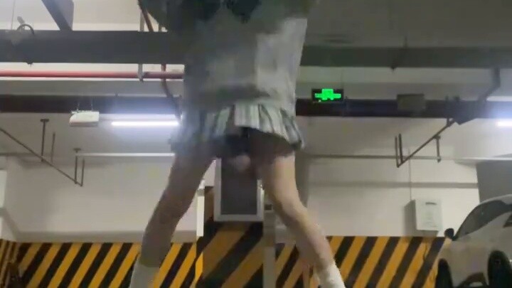 Very noisy Watch Me