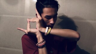 An introductory tutorial on Egyptian hand movements that even monkeys can learn